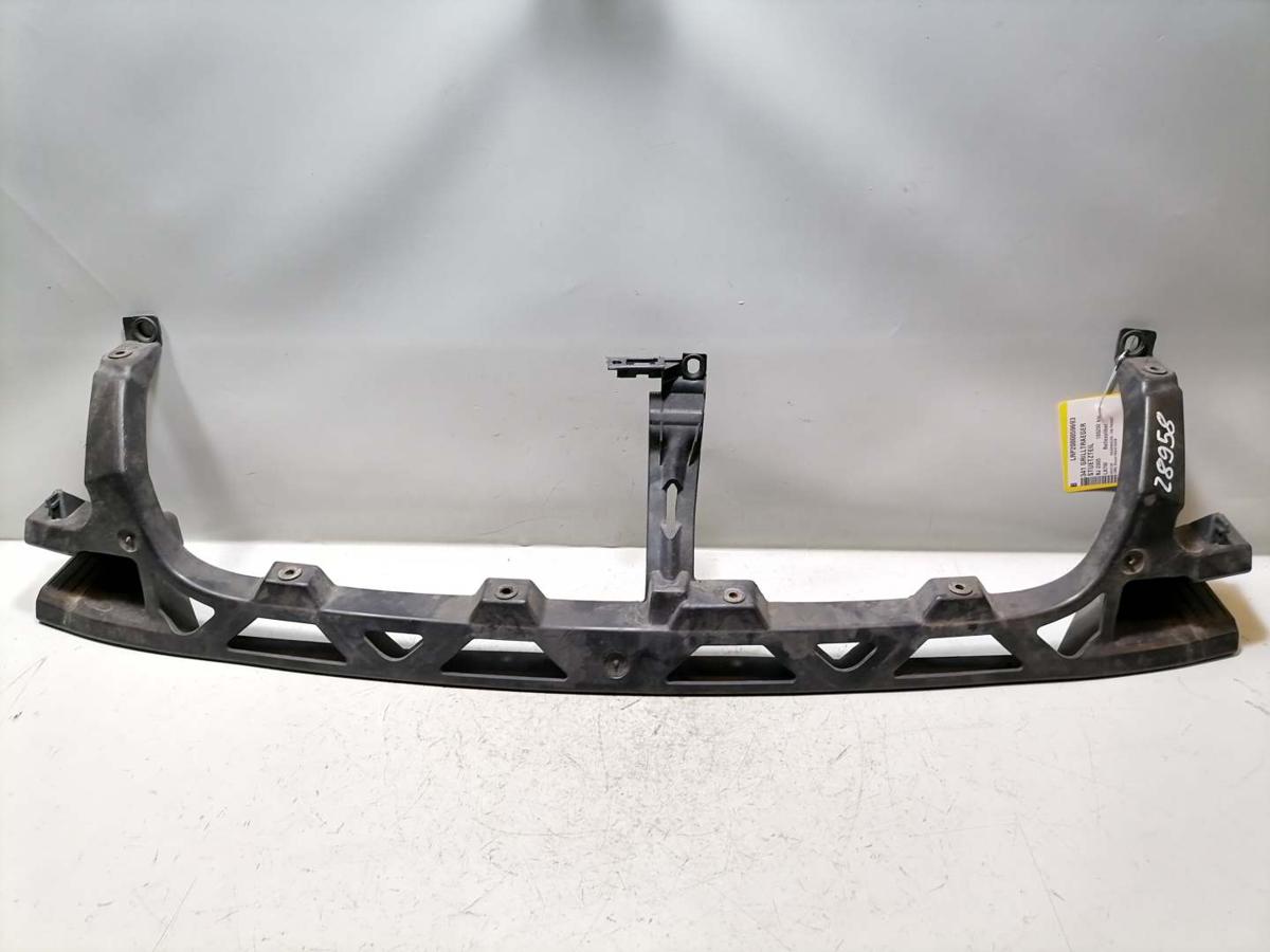 VW Passat 3BG original Grilltr&auml;ger Plastik-Verst&auml;rkung St&uuml;tzteil Sto&szlig;f&auml;nger vorn Bj.2005